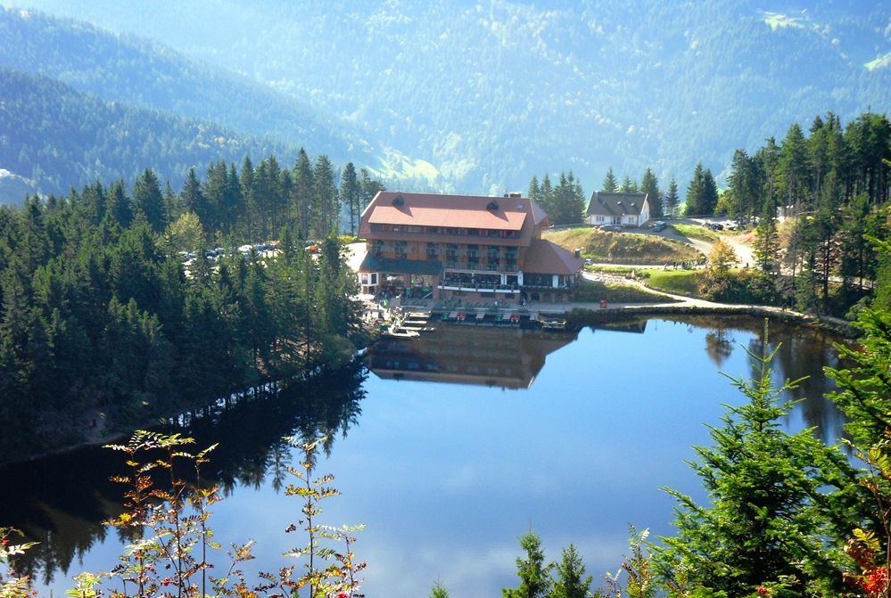 Der Mummelsee ist der bekannteste Karsee im Schwarzwald.